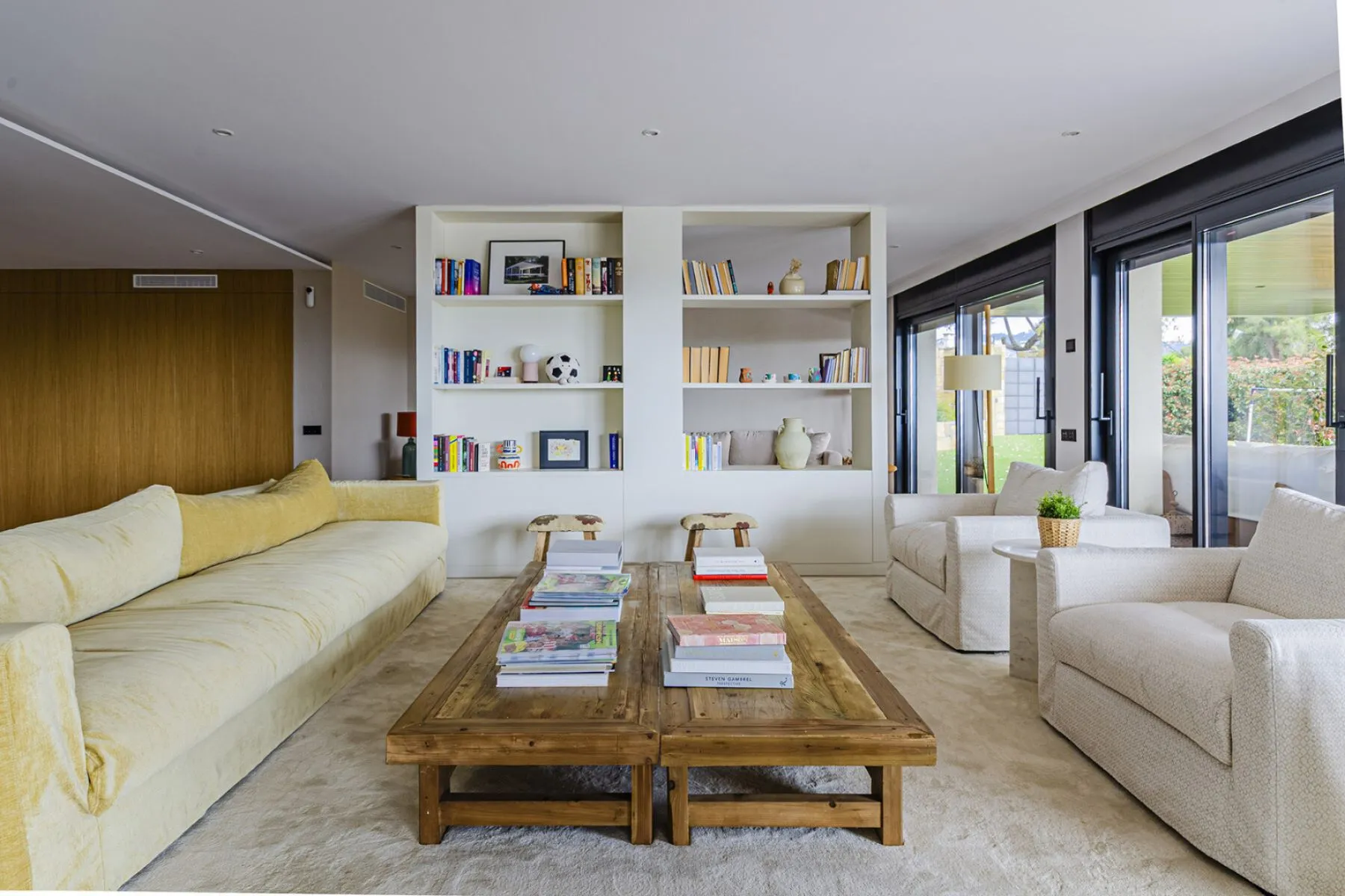 House in Barcelona, Spain 5 bedrooms,  No. 141102