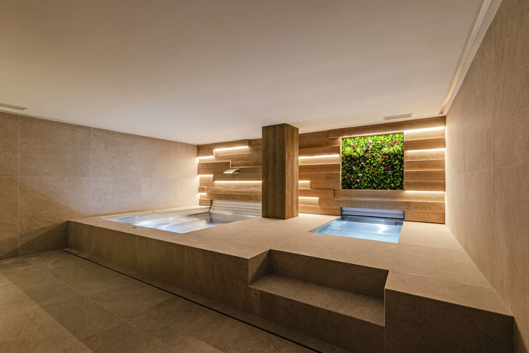 House in Barcelona, Spain 5 bedrooms,  No. 141102