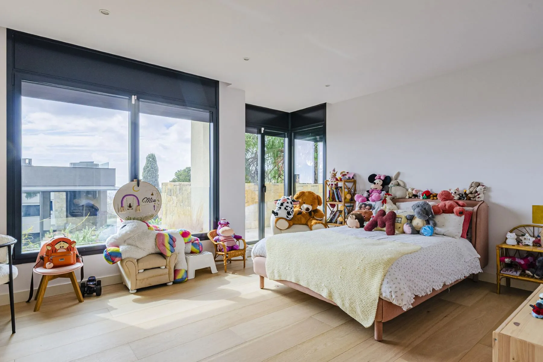 House in Barcelona, Spain 5 bedrooms,  No. 141102