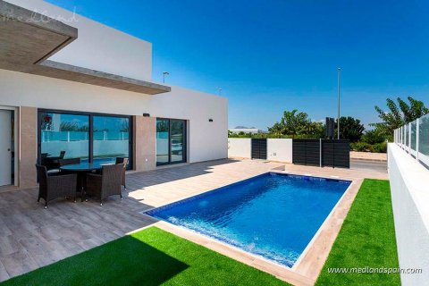 Villa en Daya Nueva, Alicante, España 3 dormitorios, 101 m2 No. 140196