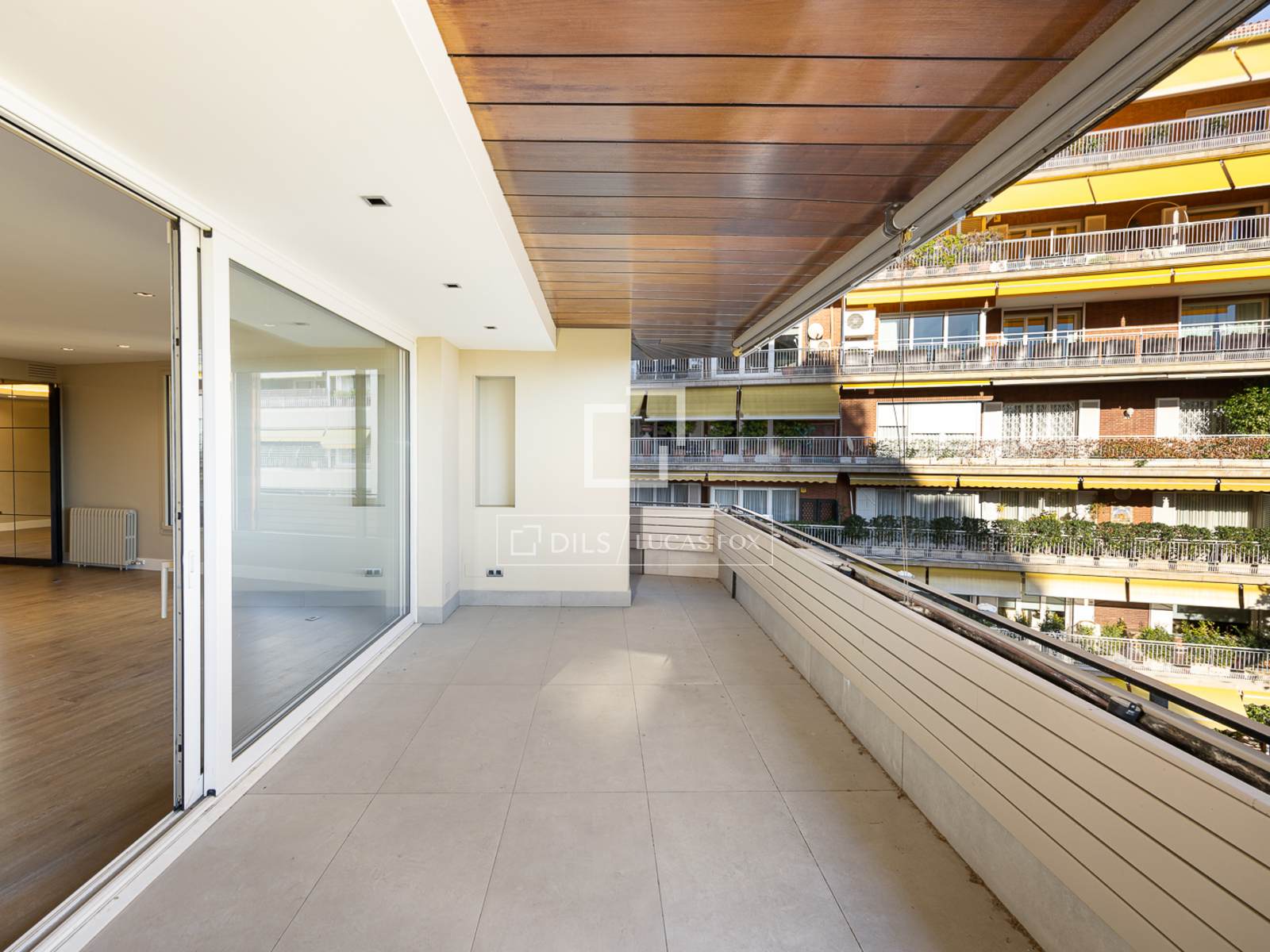 Wohnung in Barcelona, Spanien 5 Schlafzimmer, 340 m2 Nr. 192601