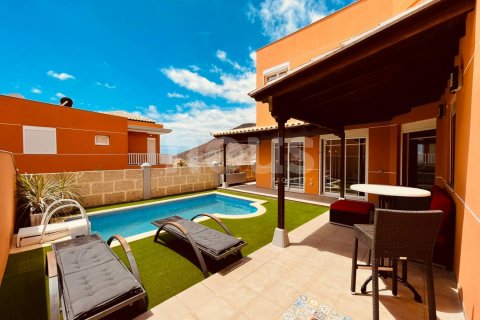 Villa in Los Cristianos, Tenerife, Spanien 4 Schlafzimmer, 345 m2 Nr. 103088