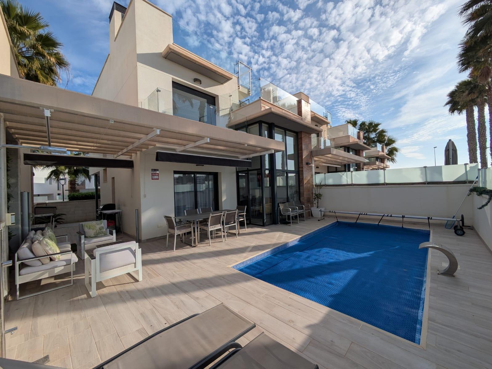 Villa in La Zenia, Alicante, Spain 3 bedrooms, 110 sq.m. No. 156065