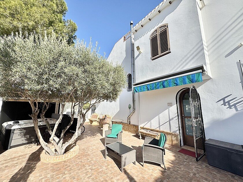 Villa i Villamartin, Alicante, Spanien 4 sovrum, 150 kvm. Nr. 111160