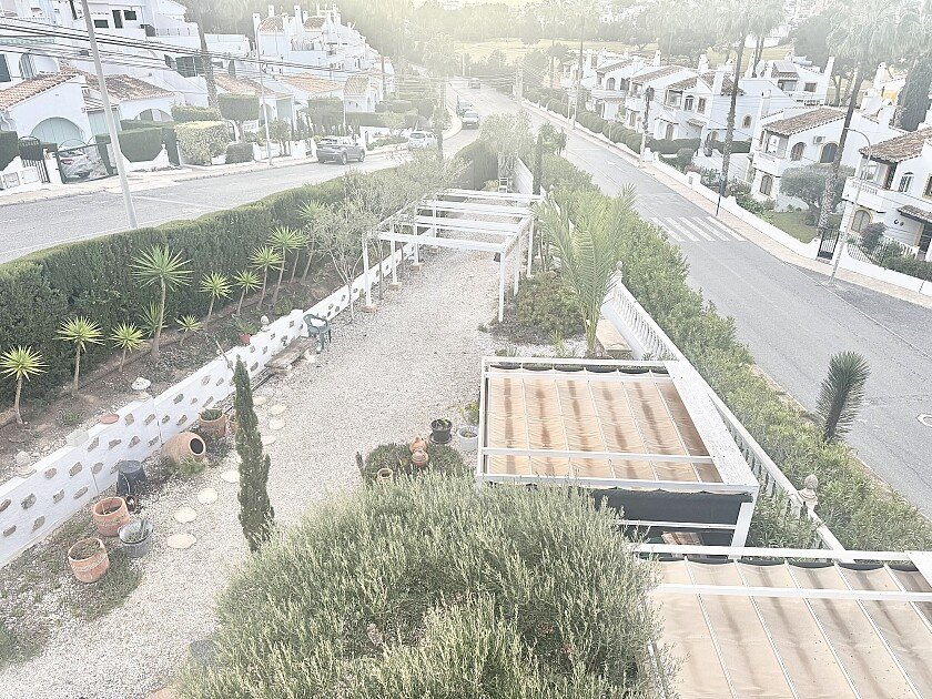 Villa i Villamartin, Alicante, Spanien 4 sovrum, 150 kvm. Nr. 111160