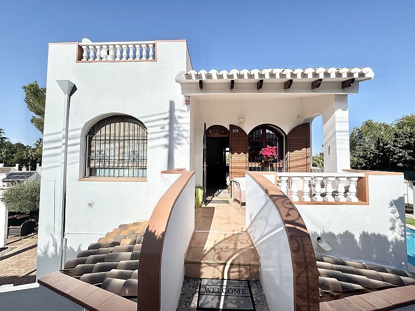 Villa i Villamartin, Alicante, Spanien 4 sovrum, 150 kvm. Nr. 111160