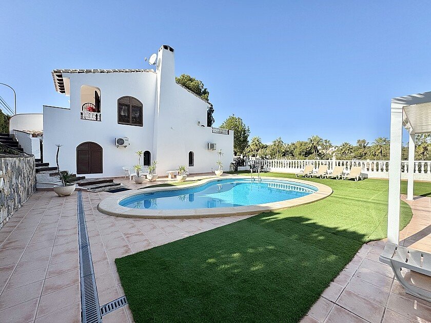 Villa i Villamartin, Alicante, Spanien 4 sovrum, 150 kvm. Nr. 111160