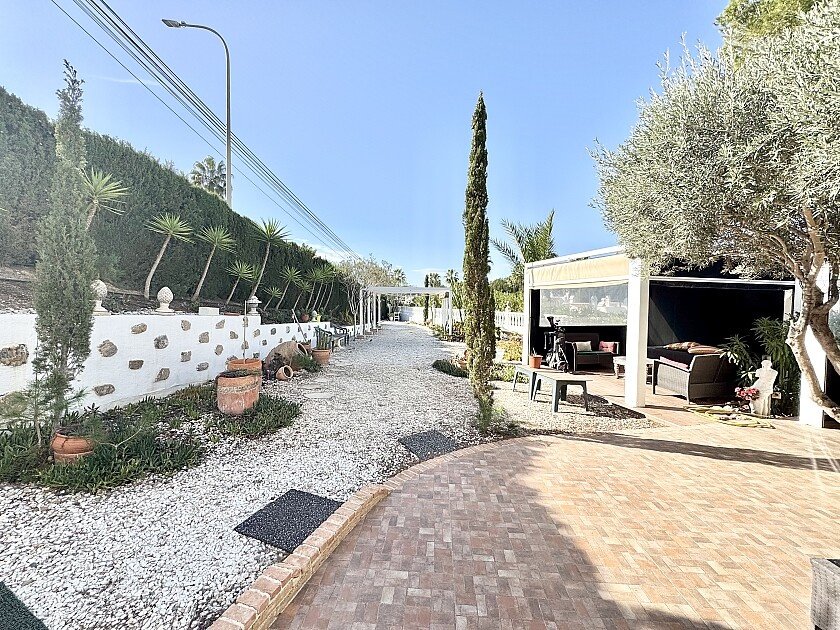 Villa i Villamartin, Alicante, Spanien 4 sovrum, 150 kvm. Nr. 111160