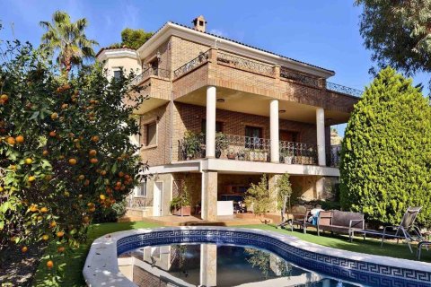 Villa a Ciudad Quesada, Alicante, Spagna 5 camere da letto, 364 mq. N° 109463
