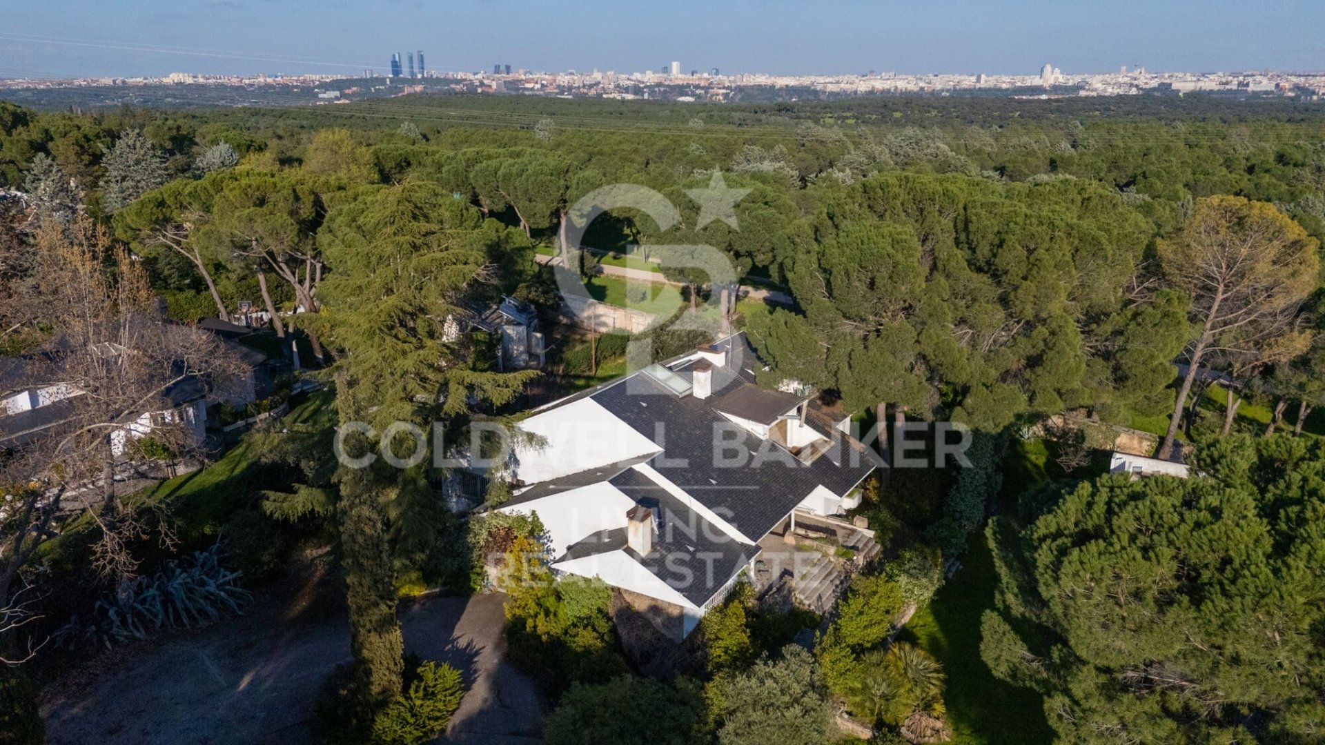 Hus i Pozuelo de Alarcon, Madrid, Spanien 7 sovrum, 581 kvm. Nr. 179133