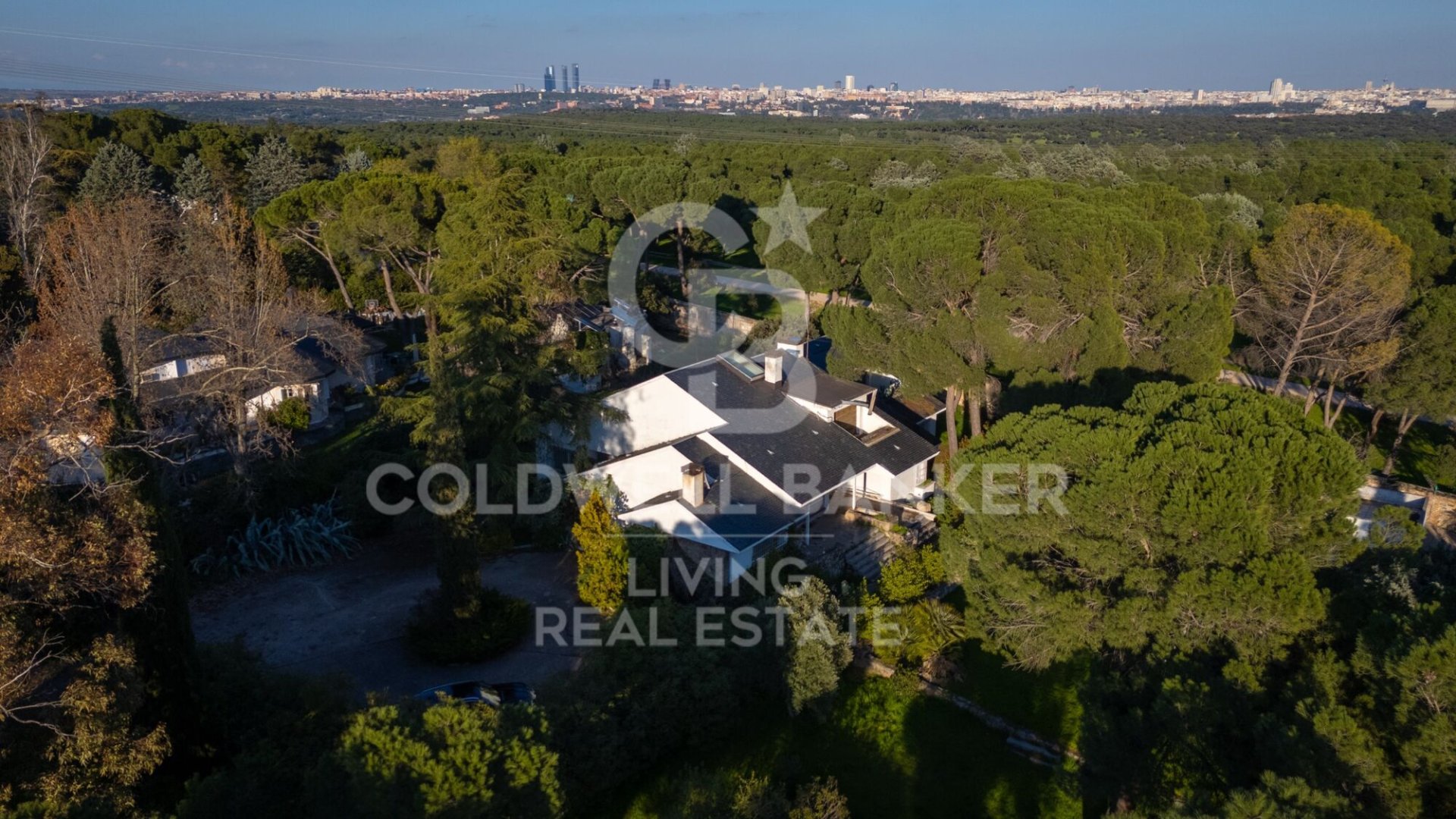 Hus i Pozuelo de Alarcon, Madrid, Spanien 7 sovrum, 581 kvm. Nr. 179133