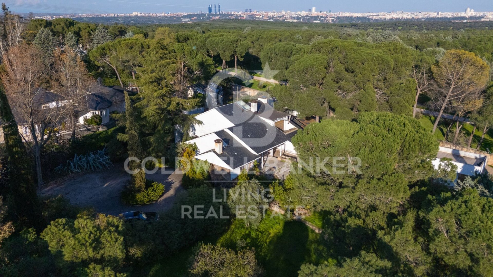 Hus i Pozuelo de Alarcon, Madrid, Spanien 7 sovrum, 581 kvm. Nr. 179133