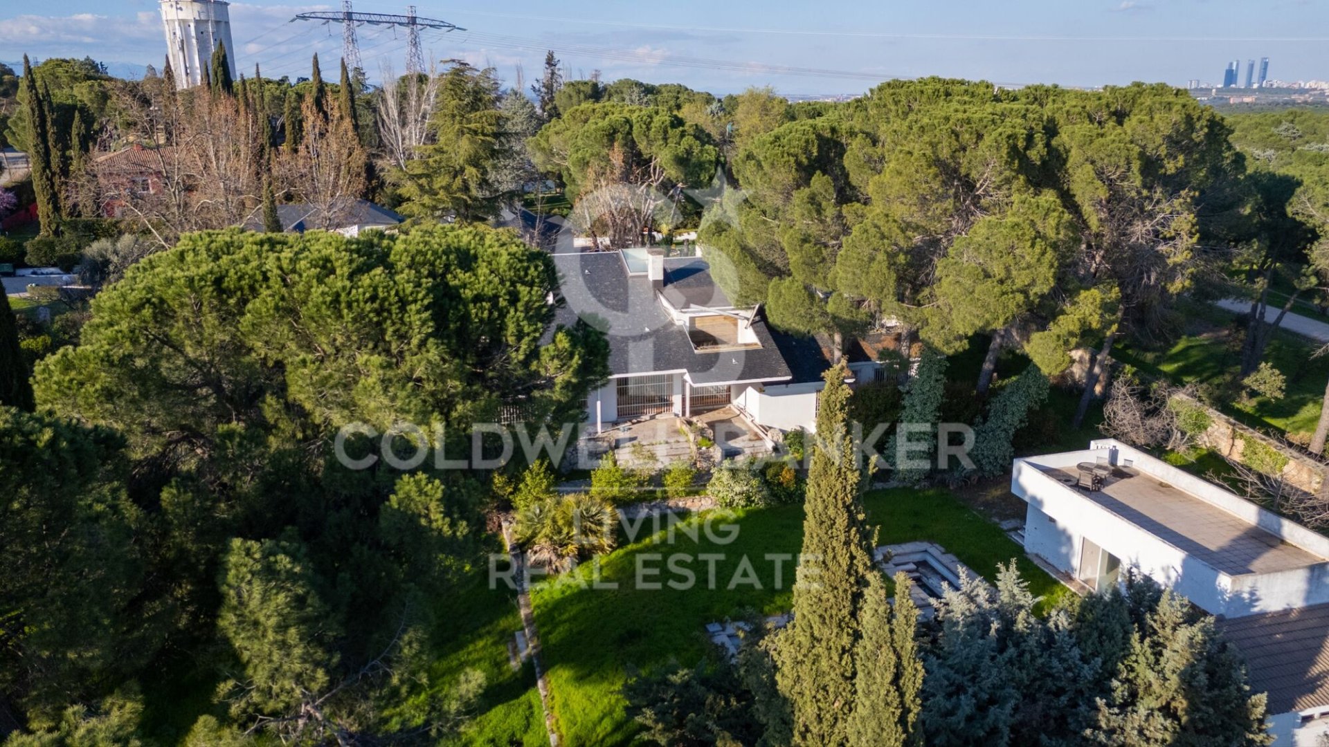 Hus i Pozuelo de Alarcon, Madrid, Spanien 7 sovrum, 581 kvm. Nr. 179133