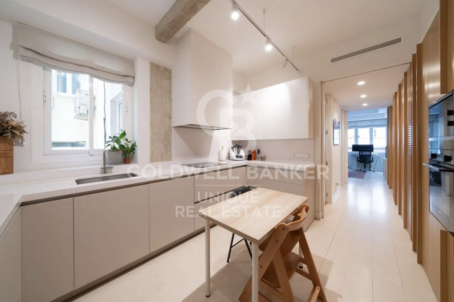 Apartment à Madrid, Espagne 4 chambres, 160 m2 No. 178846