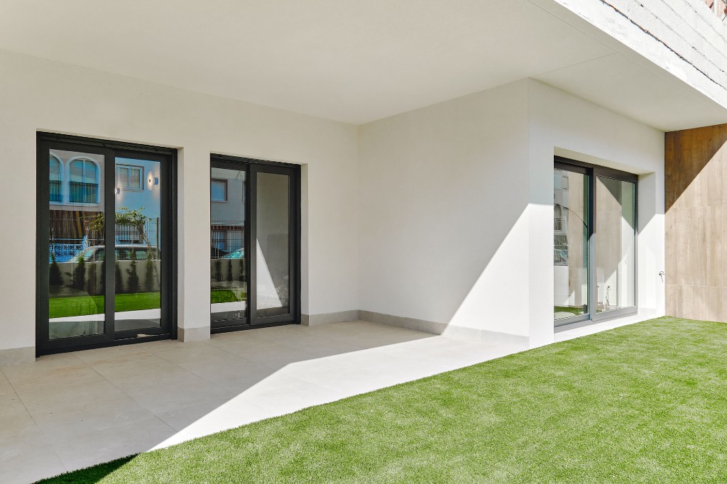Apartamento en Torrevieja, Alicante, España 2 dormitorios, 90 m2 No. 144793