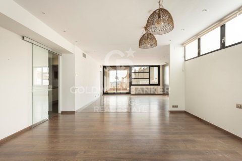 Attico a Barcelona, Spagna 4 camere da letto, 231 mq. N° 157658