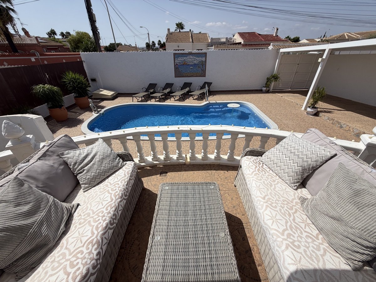 Bungalowi San Luis, Alicante, Espanja 3 makuuhuonetta, 142 m2 No. 195438