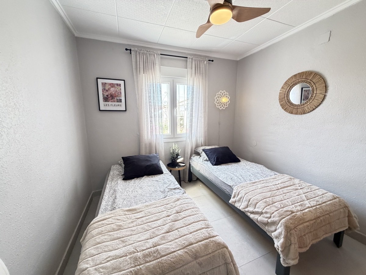 Bungalowi San Luis, Alicante, Espanja 3 makuuhuonetta, 142 m2 No. 195438
