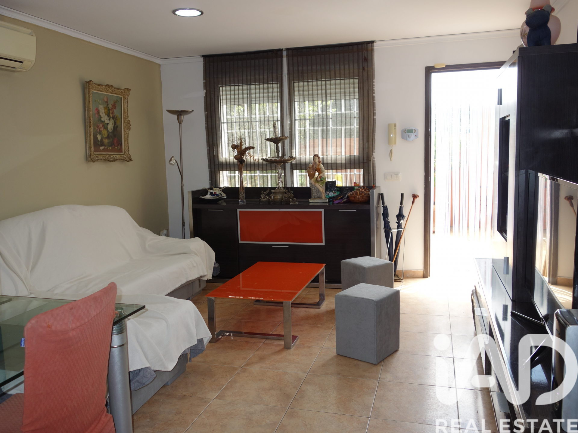 Kaupunkipientalo Almassora, Castellon, Espanja 3 makuuhuonetta, 141 m2 No. 172915