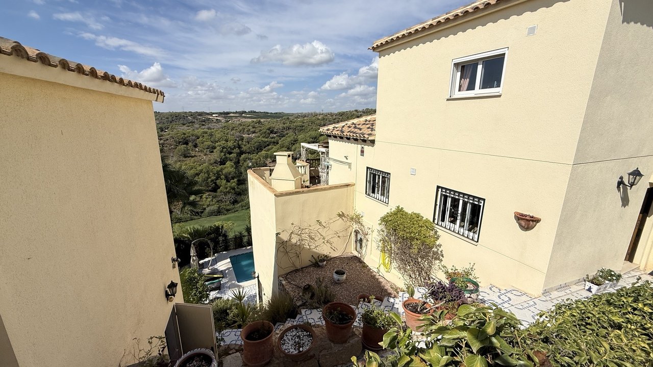 Villa i Villamartin, Alicante, Spanien 5 sovrum, 214 kvm. Nr. 196161