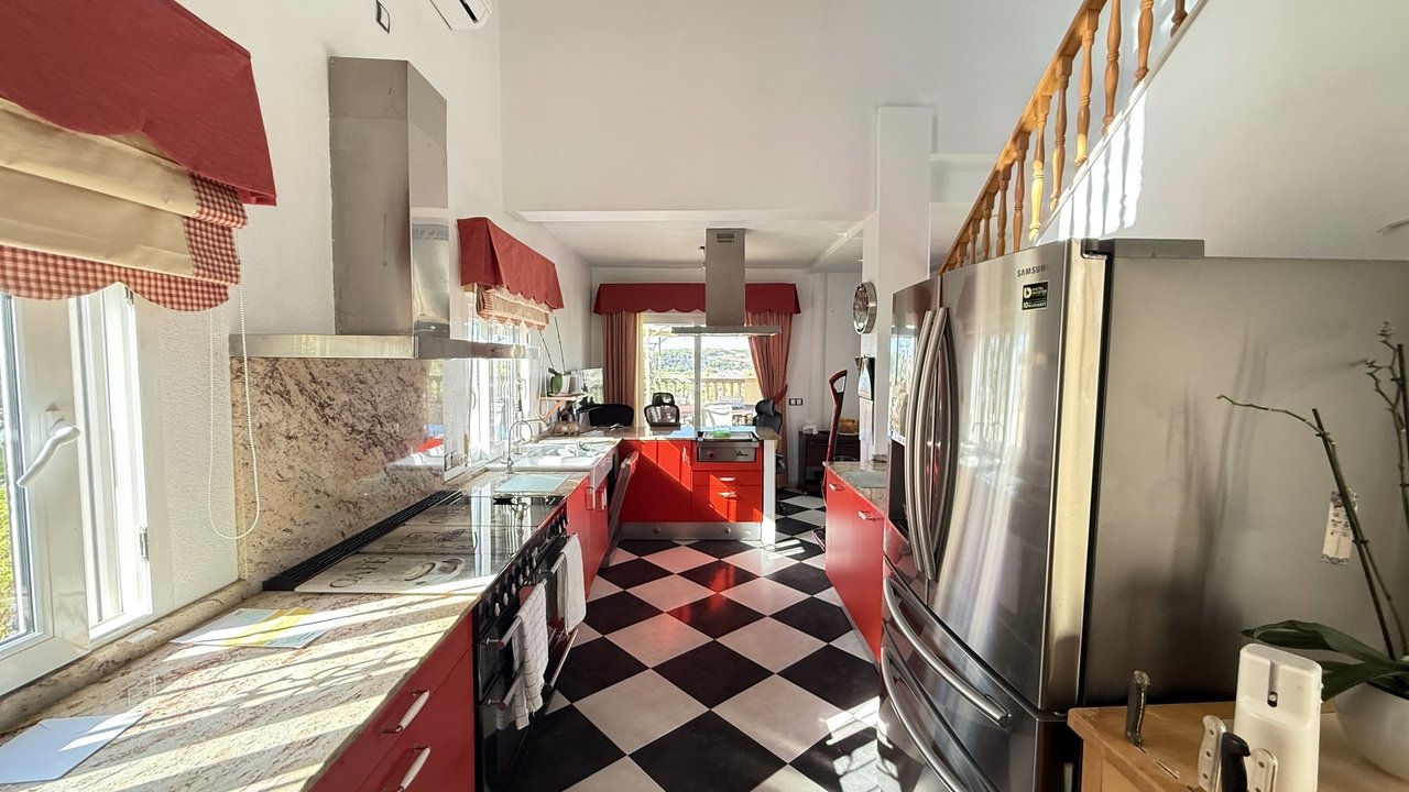 Villa i Villamartin, Alicante, Spanien 5 sovrum, 214 kvm. Nr. 196161