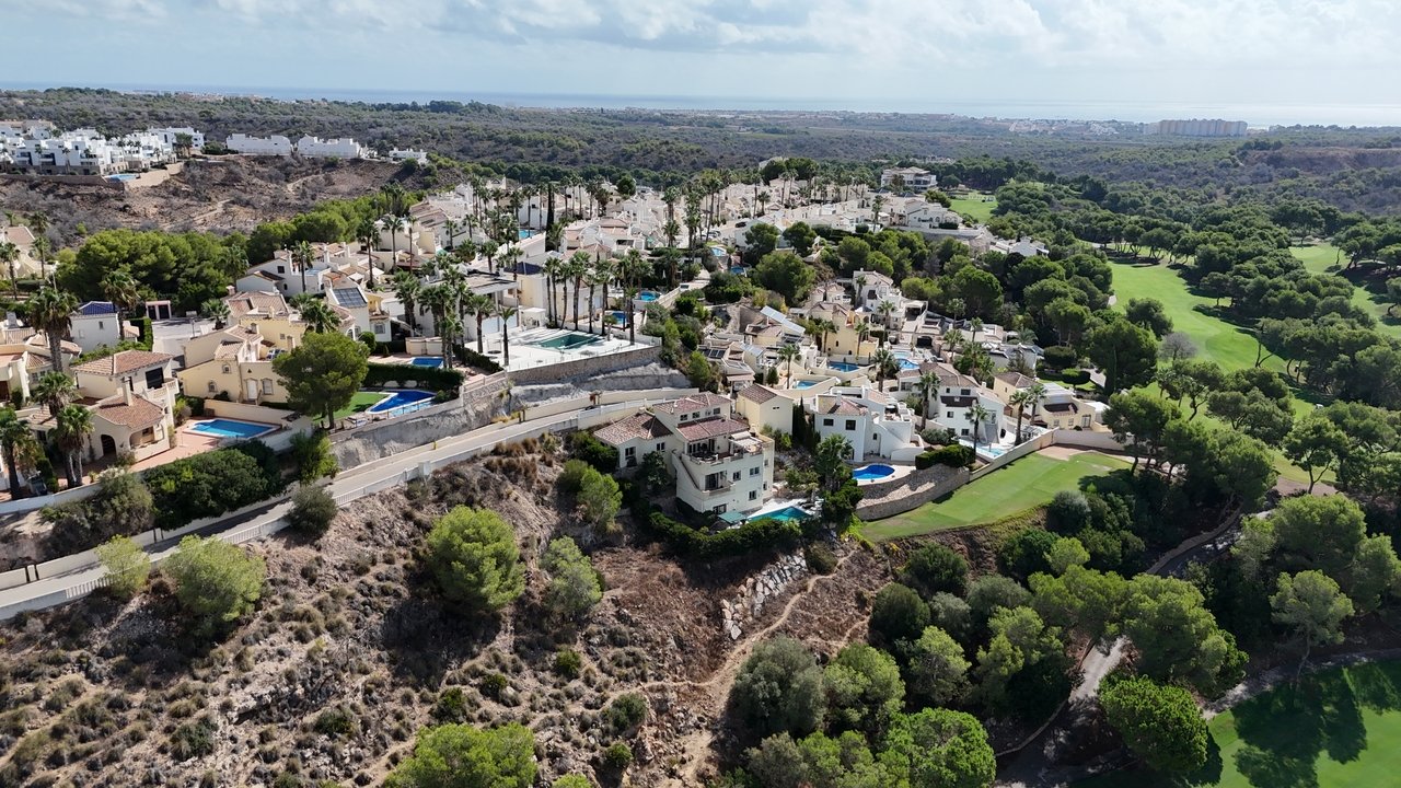 Villa i Villamartin, Alicante, Spanien 5 sovrum, 214 kvm. Nr. 196161