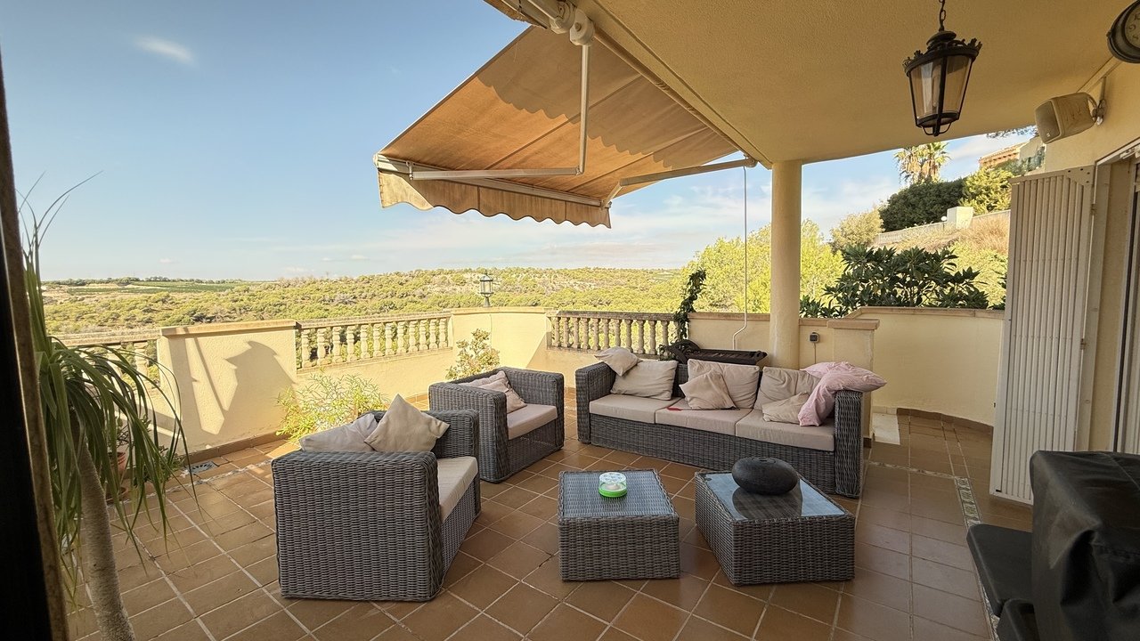 Villa i Villamartin, Alicante, Spanien 5 sovrum, 214 kvm. Nr. 196161