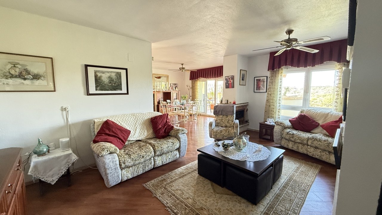 Villa i Villamartin, Alicante, Spanien 5 sovrum, 214 kvm. Nr. 196161