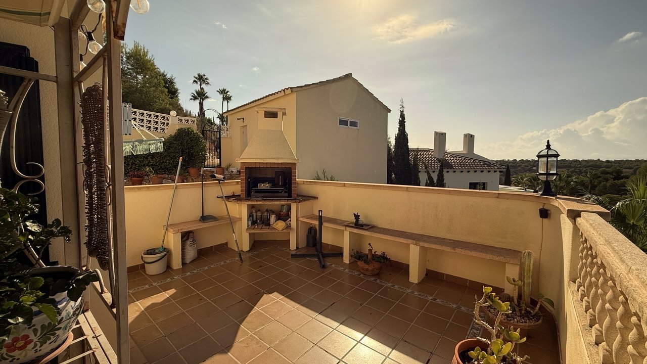 Villa i Villamartin, Alicante, Spanien 5 sovrum, 214 kvm. Nr. 196161