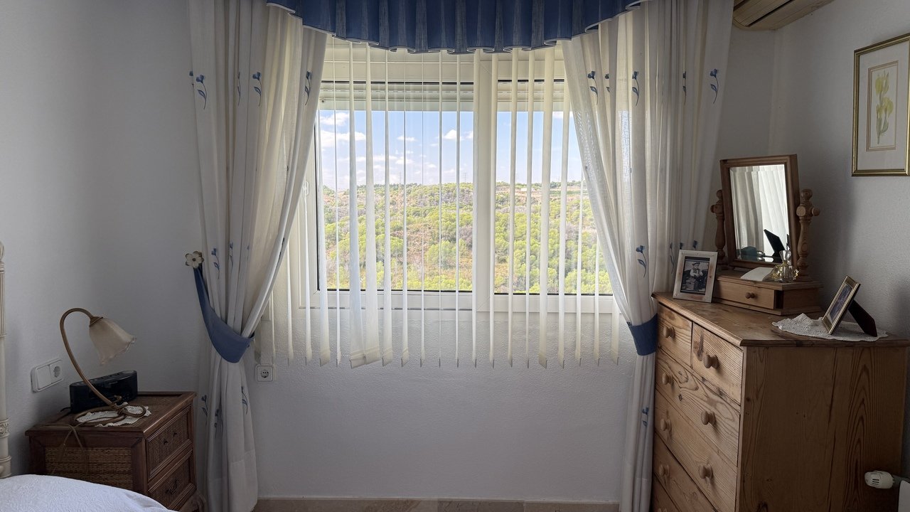 Villa i Villamartin, Alicante, Spanien 5 sovrum, 214 kvm. Nr. 196161