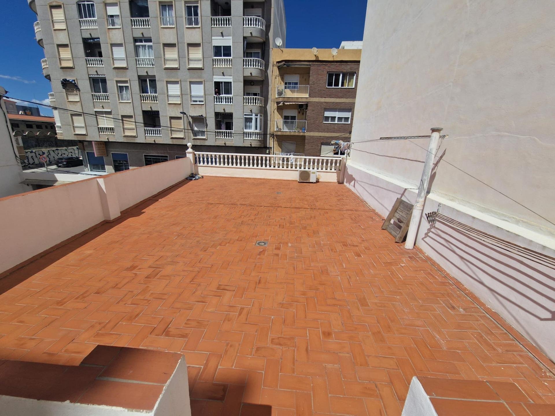 Radhus i Torrevieja, Alicante, Spanien 4 sovrum, 156 kvm. Nr. 155655