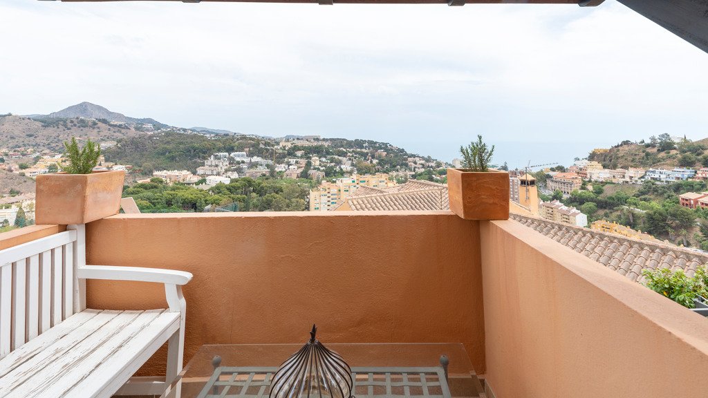 Talo Malaga, Espanja 5 makuuhuonetta, 454 m2 No. 66092
