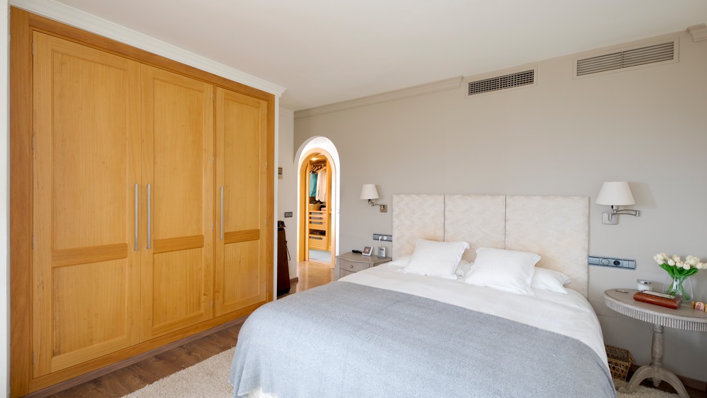 Talo Malaga, Espanja 5 makuuhuonetta, 454 m2 No. 66092