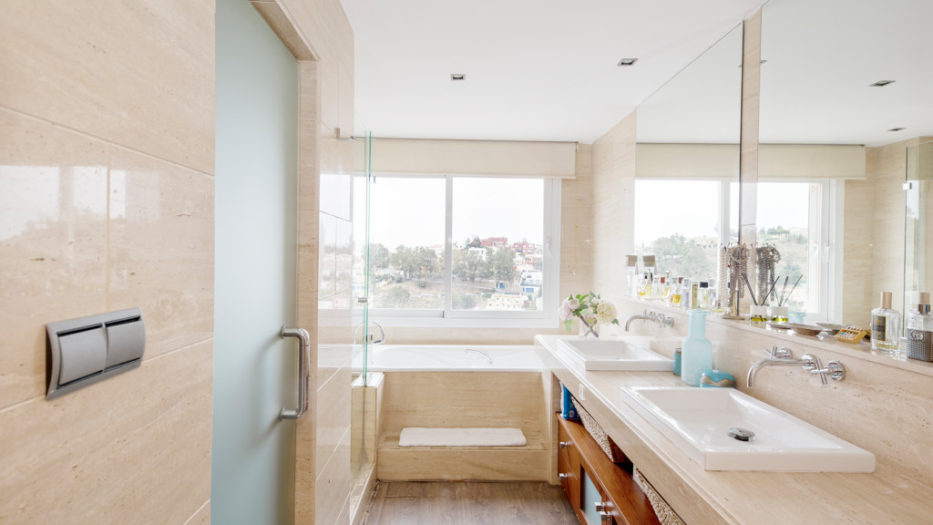 Talo Malaga, Espanja 5 makuuhuonetta, 454 m2 No. 66092