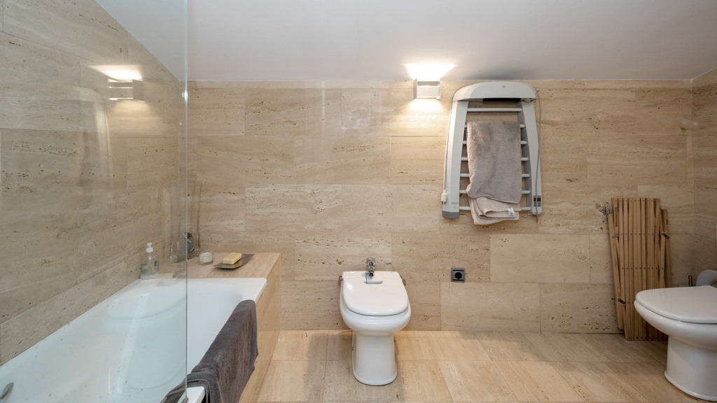 Talo Malaga, Espanja 5 makuuhuonetta, 454 m2 No. 66092