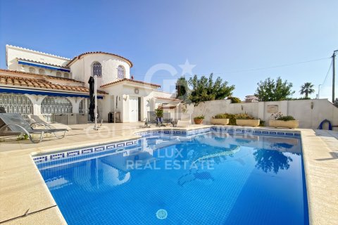 Сasa en Empuriabrava, Gerona, España 3 dormitorios, 211 m2 No. 159966