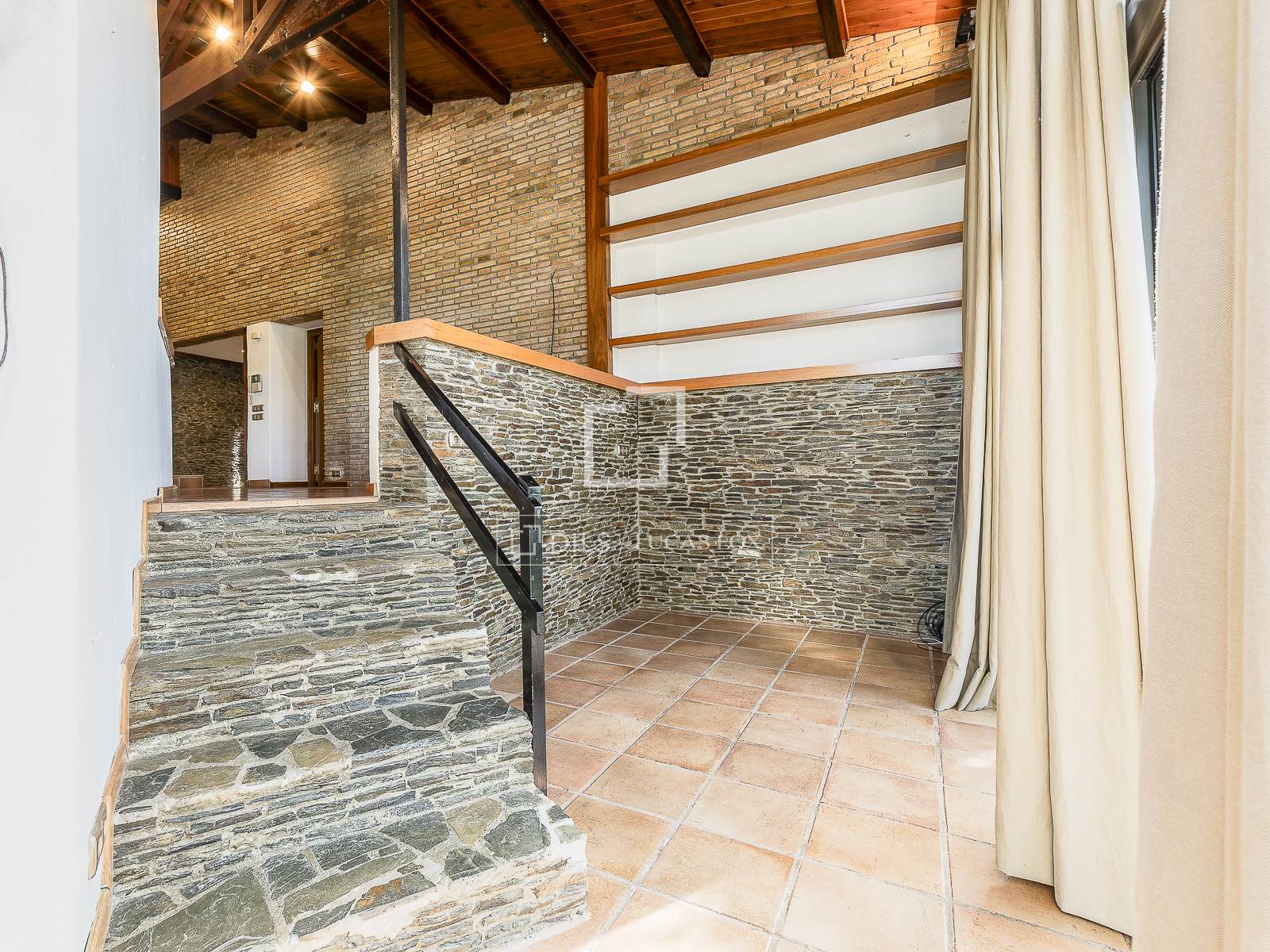 Villa in Barcelona, Spain 6 bedrooms, 402 sq.m. No. 150596
