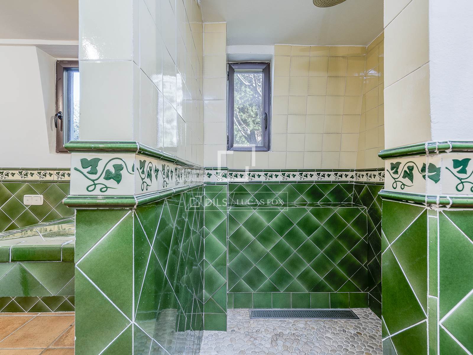 Villa in Barcelona, Spain 6 bedrooms, 402 sq.m. No. 150596