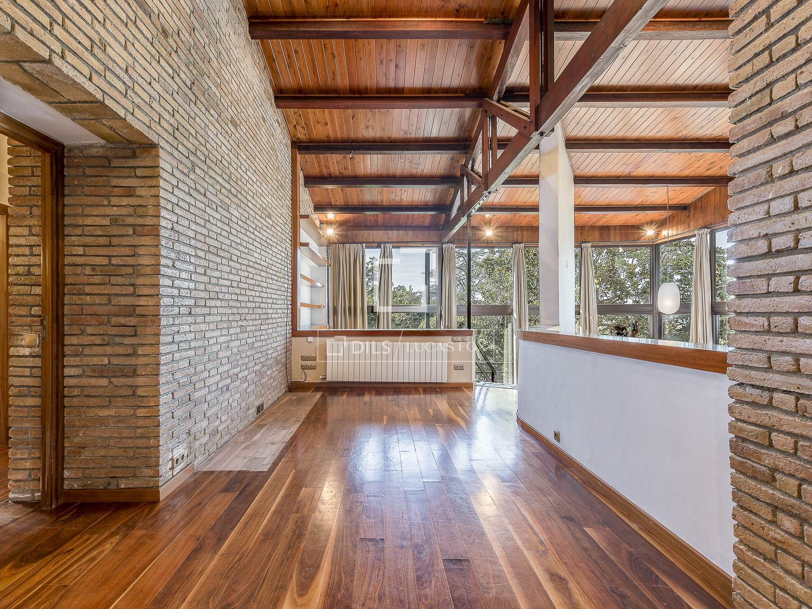 Villa in Barcelona, Spain 6 bedrooms, 402 sq.m. No. 150596