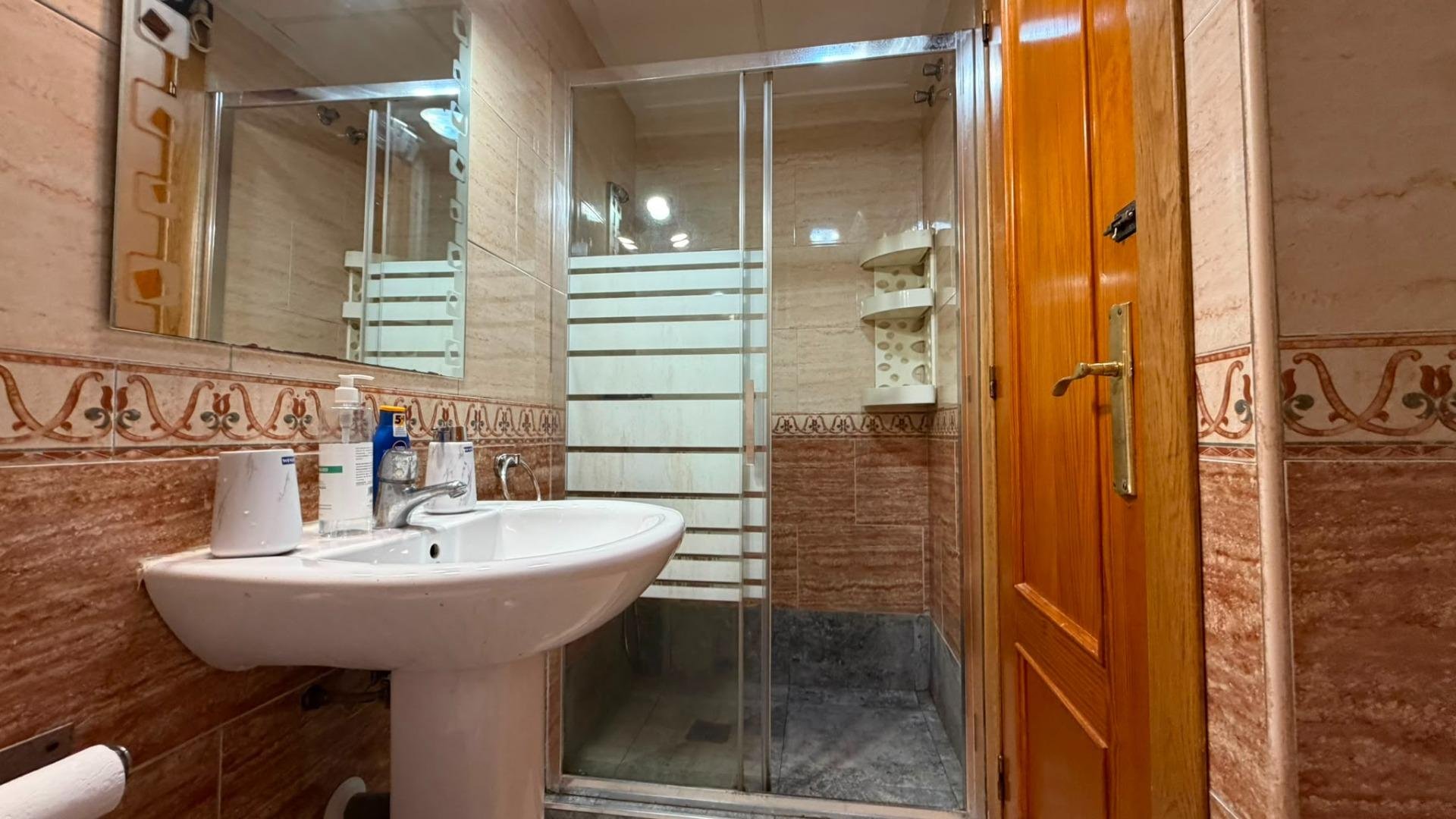 Apartamento en Torrevieja, Alicante, España 2 dormitorios, 72 m2 No. 183060