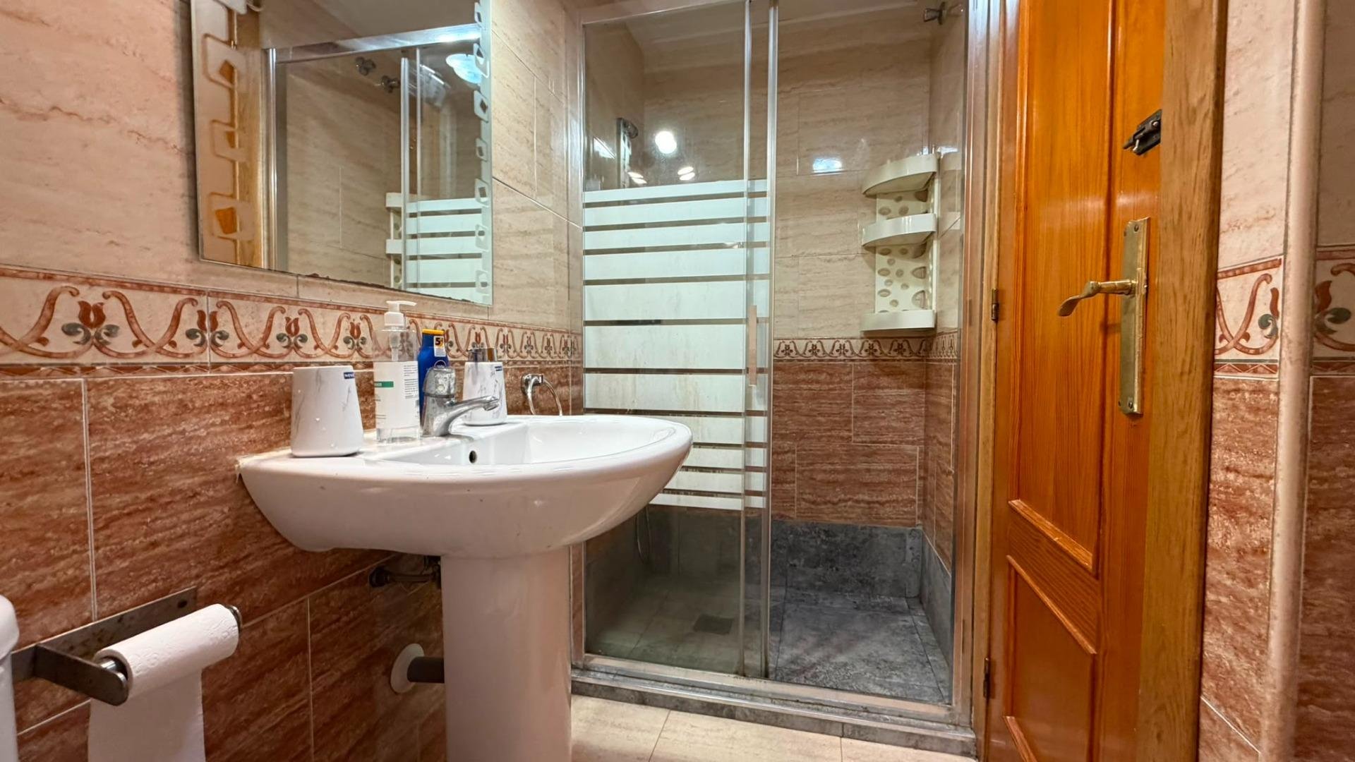 Apartamento en Torrevieja, Alicante, España 2 dormitorios, 72 m2 No. 183060