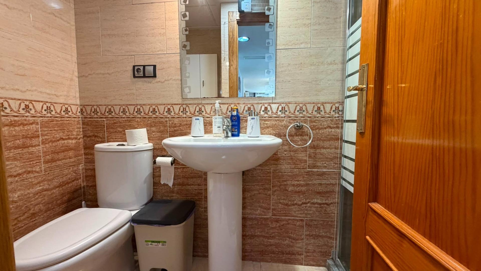 Apartamento en Torrevieja, Alicante, España 2 dormitorios, 72 m2 No. 183060