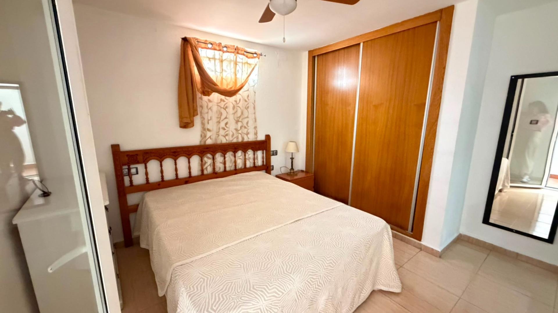 Apartamento en Torrevieja, Alicante, España 2 dormitorios, 72 m2 No. 183060