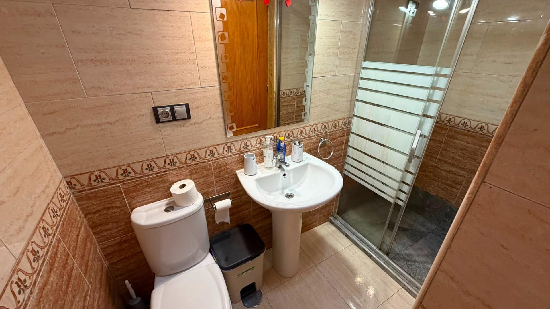 Apartamento en Torrevieja, Alicante, España 2 dormitorios, 72 m2 No. 183060