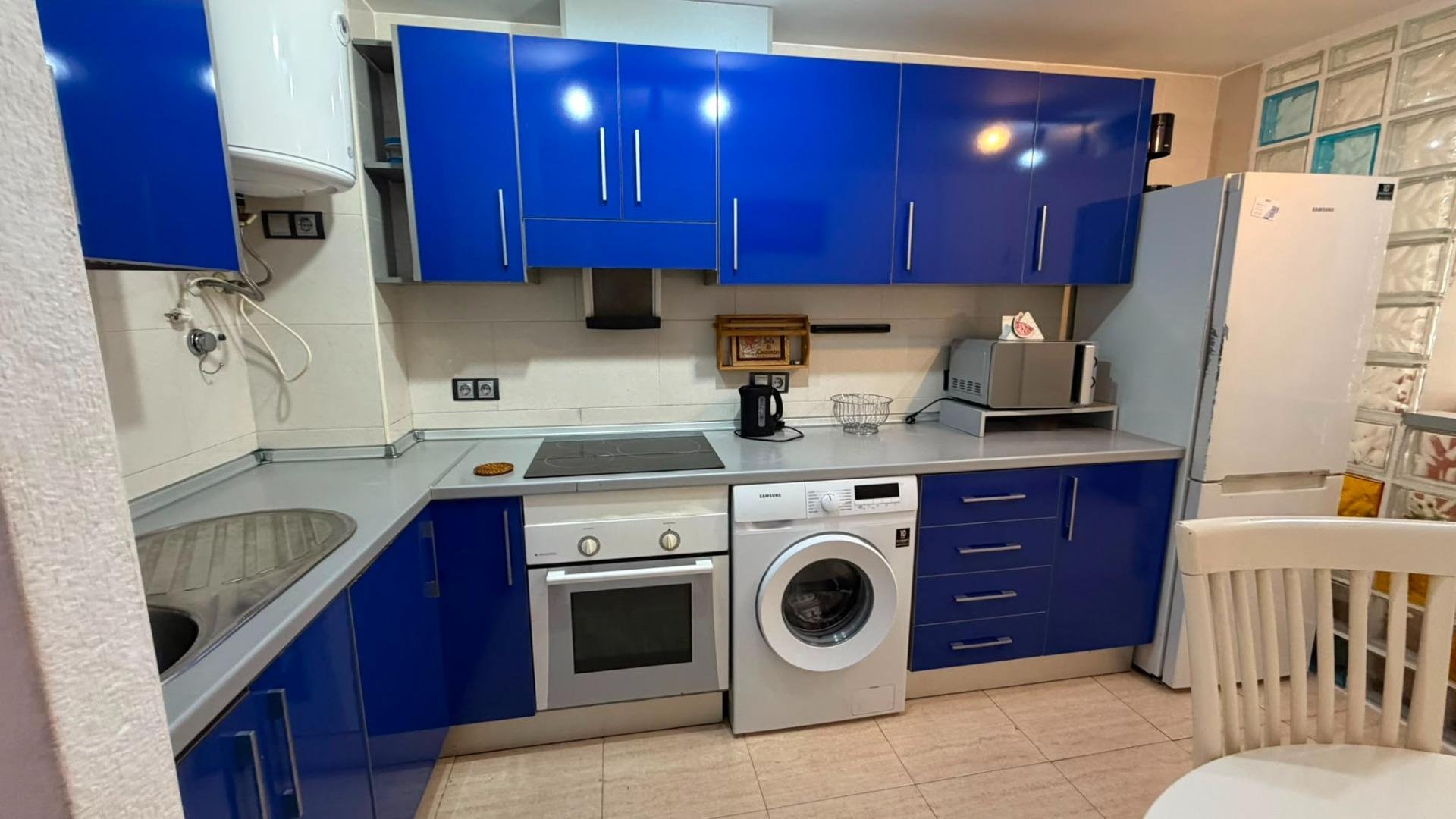 Apartamento en Torrevieja, Alicante, España 2 dormitorios, 72 m2 No. 183060