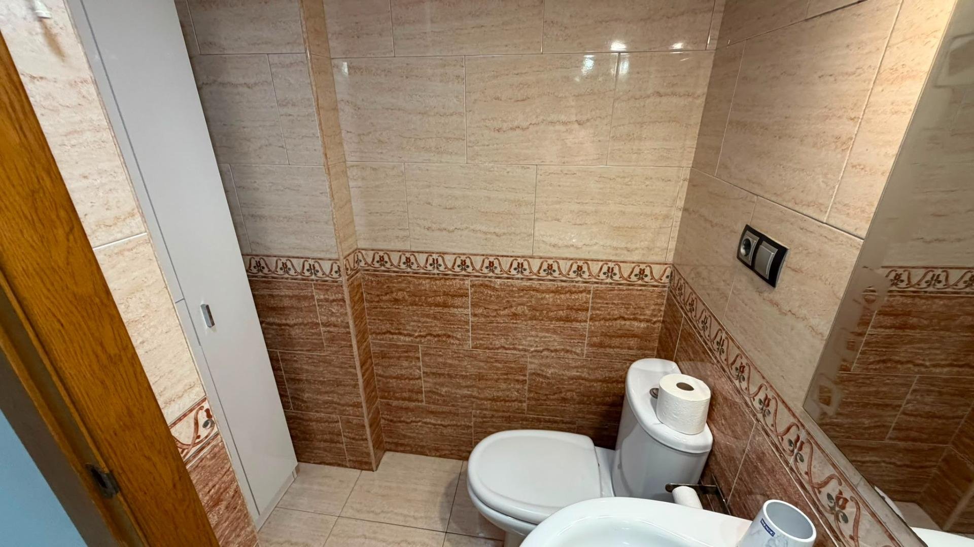 Apartamento en Torrevieja, Alicante, España 2 dormitorios, 72 m2 No. 183060