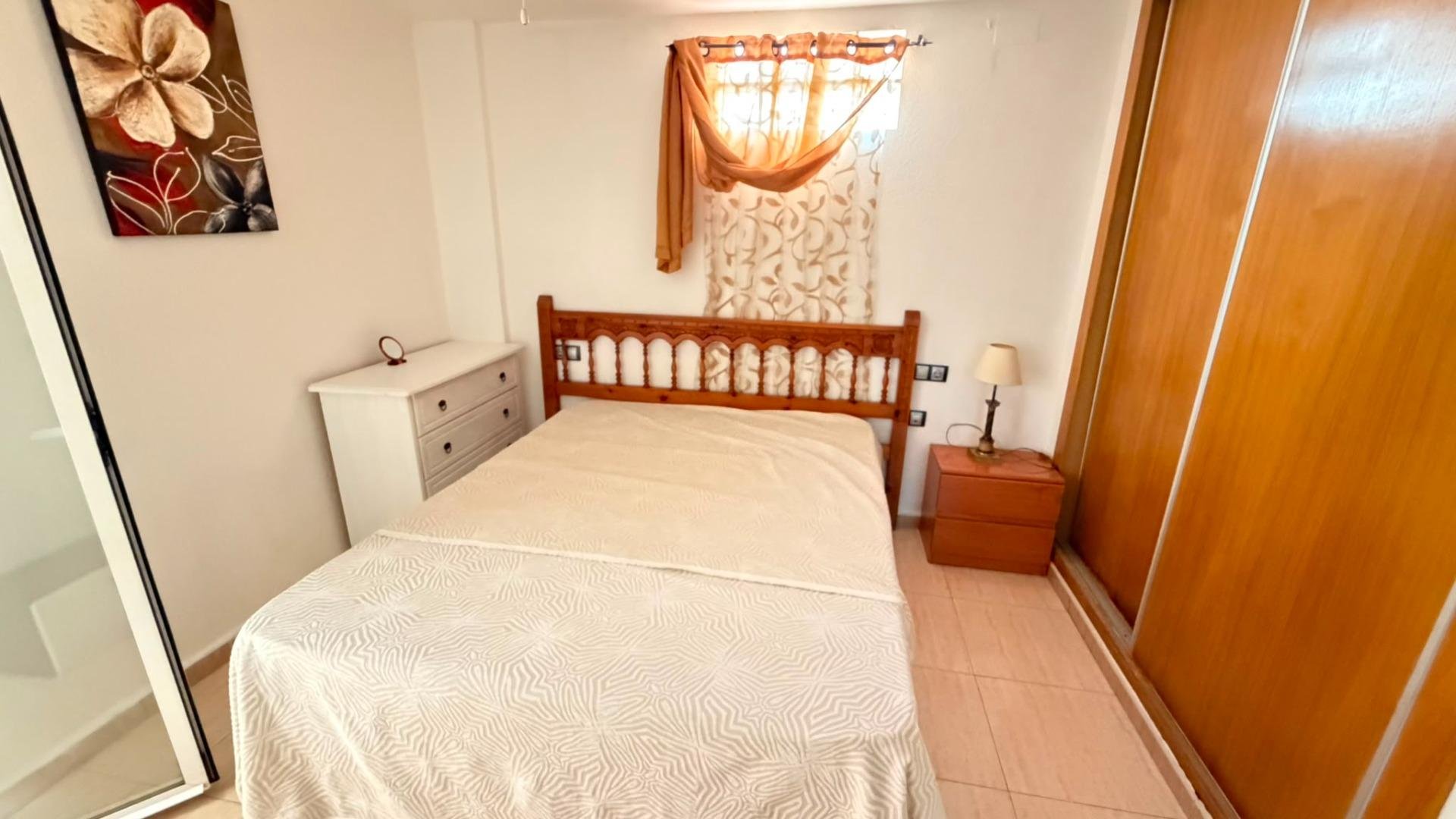 Apartamento en Torrevieja, Alicante, España 2 dormitorios, 72 m2 No. 183060