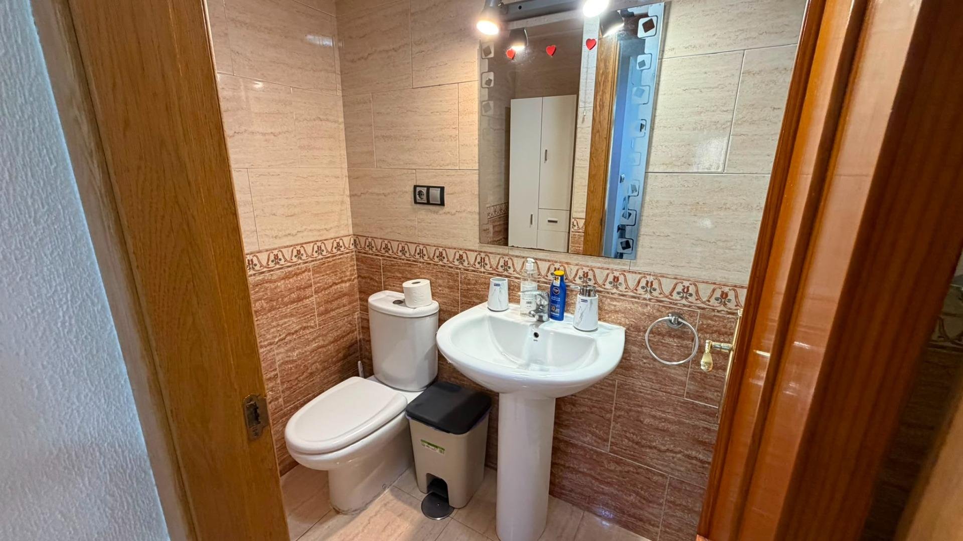 Apartamento en Torrevieja, Alicante, España 2 dormitorios, 72 m2 No. 183060