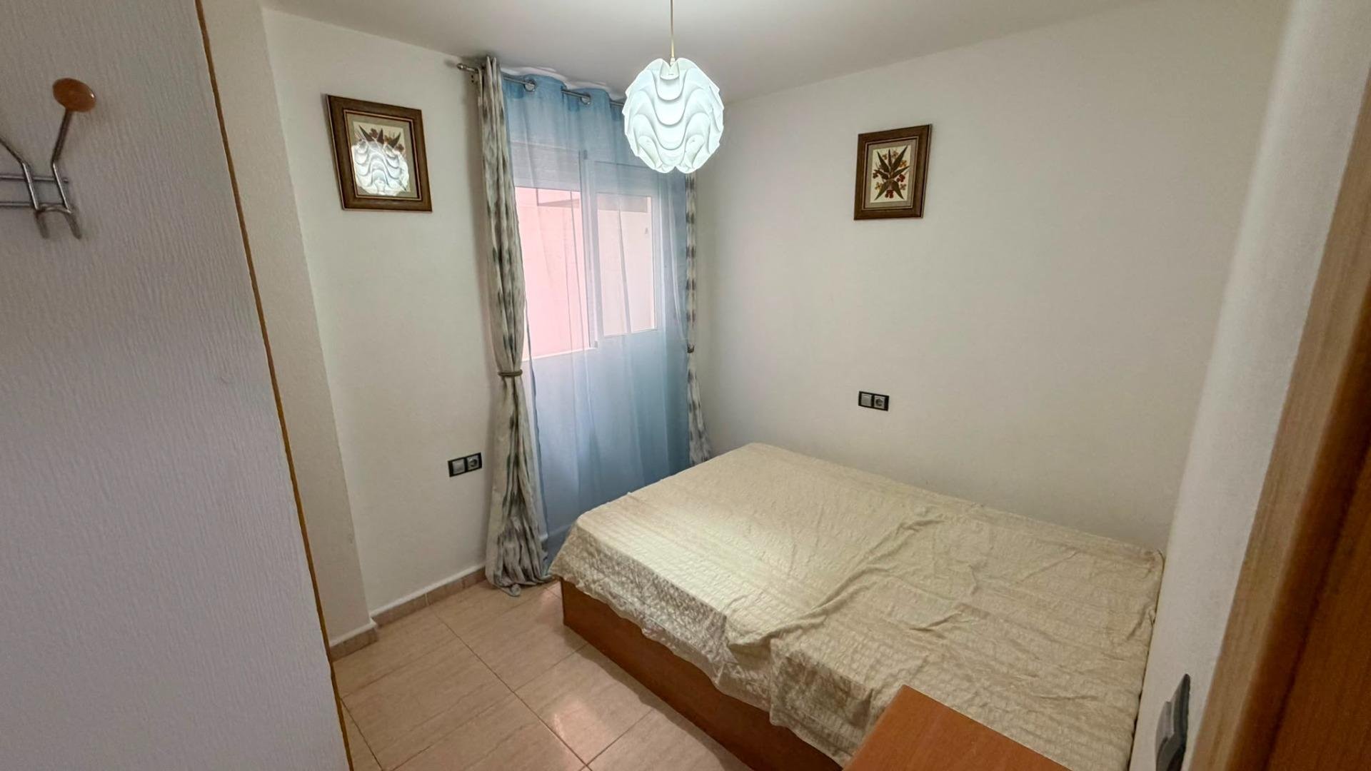 Apartamento en Torrevieja, Alicante, España 2 dormitorios, 72 m2 No. 183060