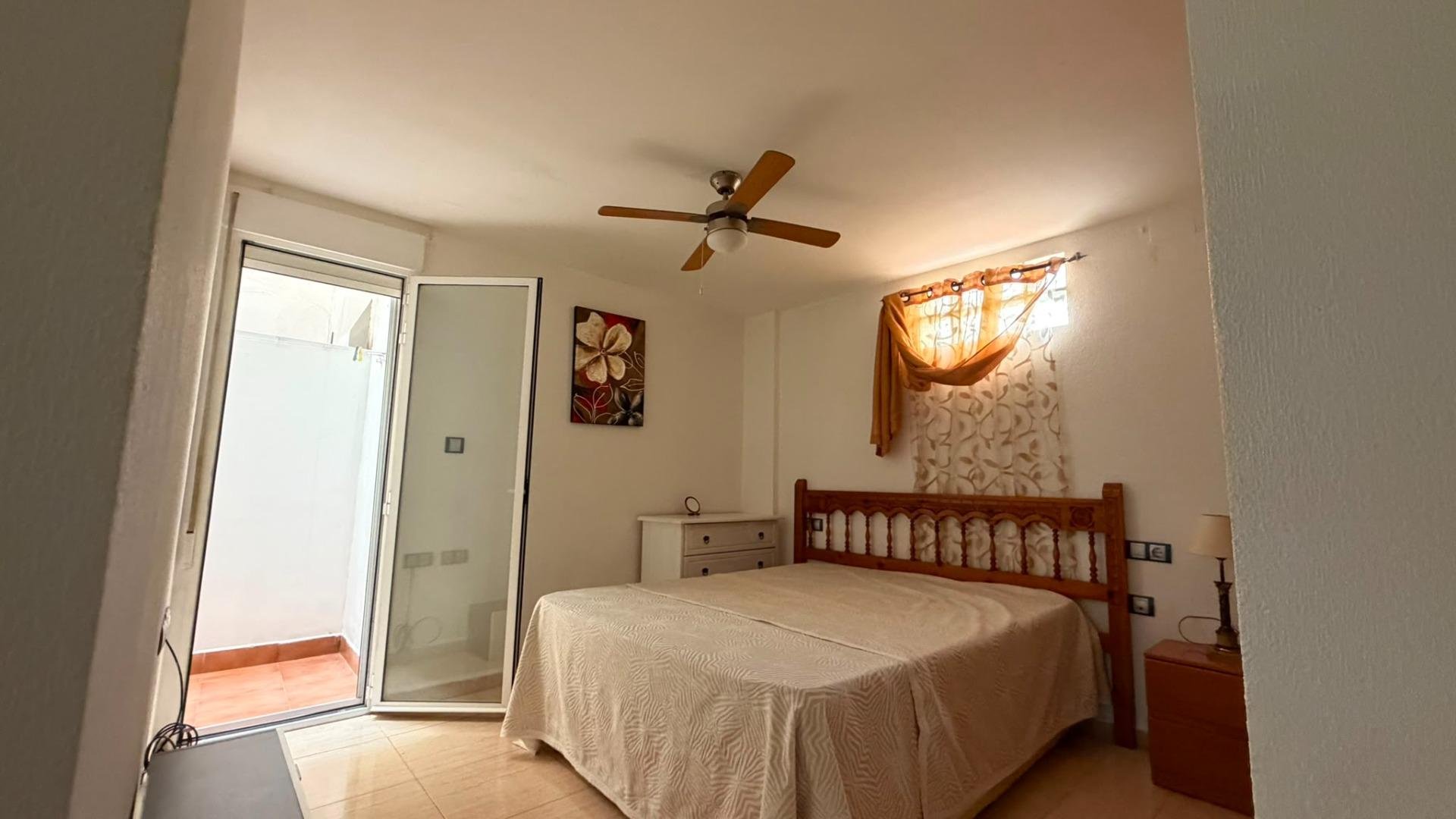 Apartamento en Torrevieja, Alicante, España 2 dormitorios, 72 m2 No. 183060
